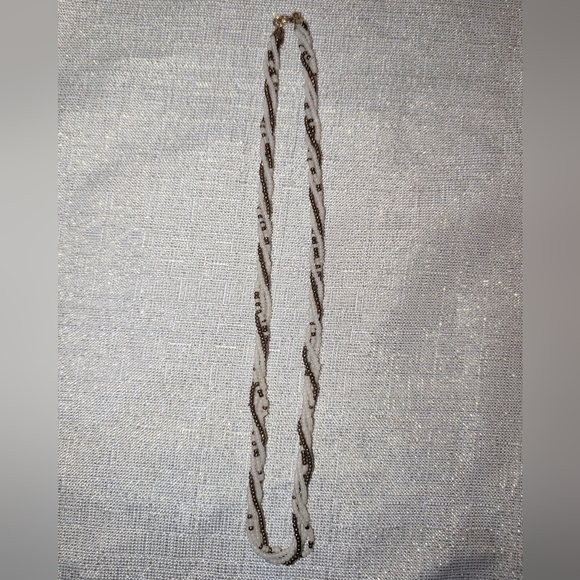 Twisted Bead Necklace - Gold and White - Picture 3 of 3